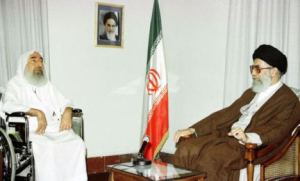 Mendiang Syekh Ahmad Yasin (Hamas) dan Ayatullah Khamenei