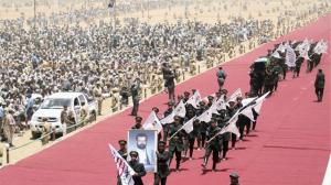 al Houthi tewas 2004 dan jenazahnay di-sandera rezim; setelah Presiden Ali Abdullah Saleh terguling, jasadnya dikembalikan kepada keluarganya dan dimakamkan dg upacara kenegaraan (2013)